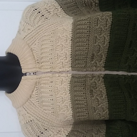 Wickbury Men's Sweater - Picture 2 of 9